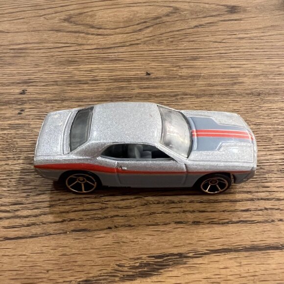 Hot Wheels Dodge Challenger Concept Die-Cast Car Silver W/ Red & Blue Stripes - Picture 2 of 4